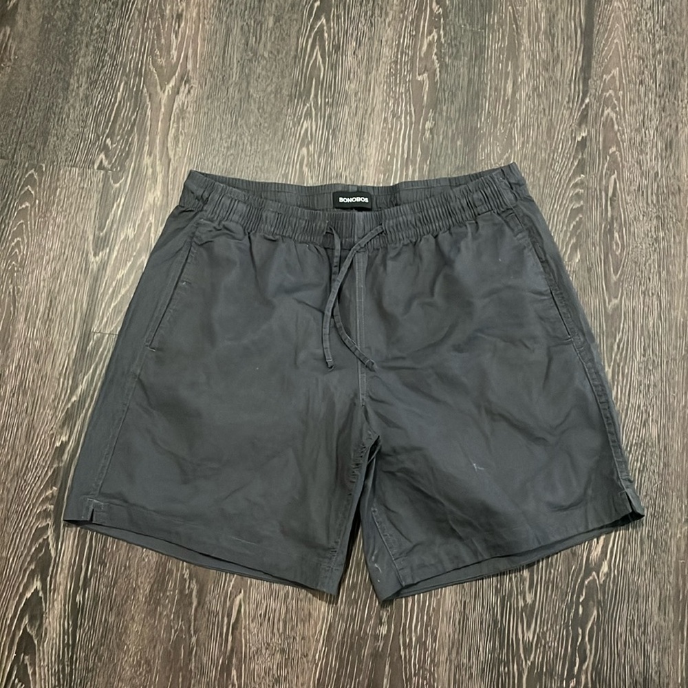 Bonobos 6” drawstring shorts in Charcoal